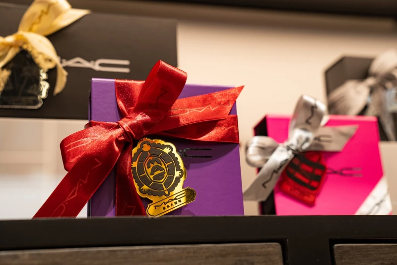 M.A.C台北大稻埕禮物概念店提供客製禮盒服務。 M.A.C台北大稻埕禮物概念店提供客製禮盒服務。