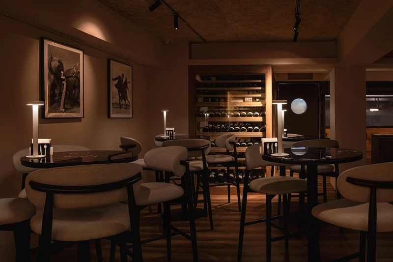 小玖館空間透過木材質、光線安排打造成溫馨氛圍。 小玖館空間透過木材質、光線安排打造成溫馨氛圍。