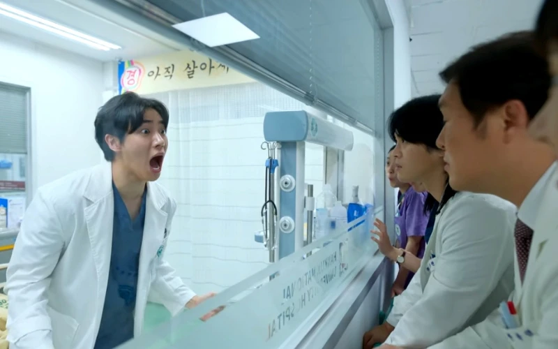 《外傷重症中心》激動的楊載源 © Netflix 《外傷重症中心》激動的楊載源 © Netflix