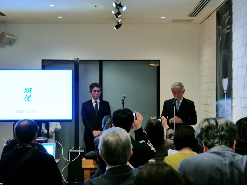 （右起）會長櫻井 博志與社長櫻井 一宏。