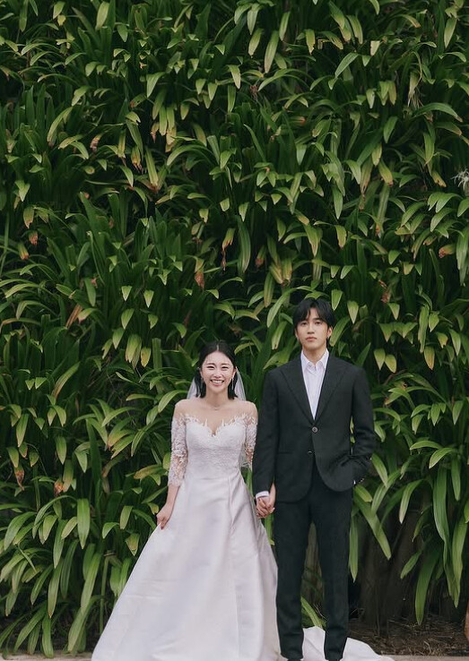 婁峻碩焦凡凡沖繩婚禮婚紗照，截圖自IG