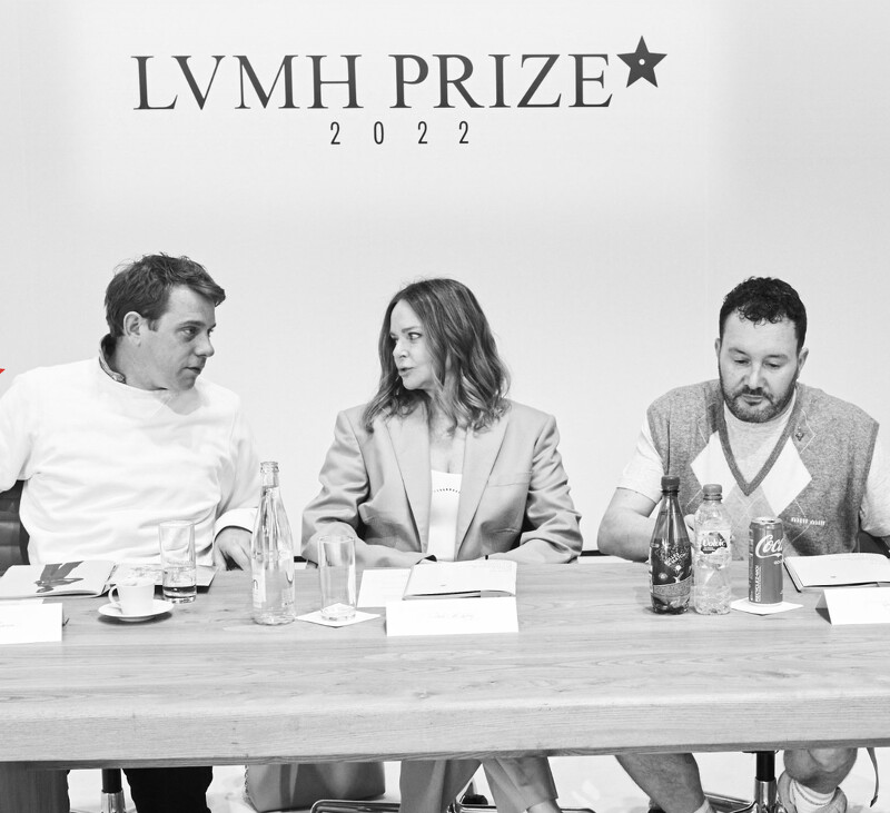 LVMH集團旗下 Louis Vuitton、Dior、Celine、Fendi、Loewe 等品牌的創意總監們皆是評審團的重要成員。 LVMH集團旗下 Louis Vuitton、Dior、Celine、Fendi、Loewe 等品牌的創意總監們皆是評審團的重要成員。