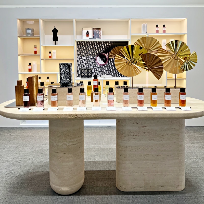 迪奧香氛世家系列2025款以全新風貌登場。