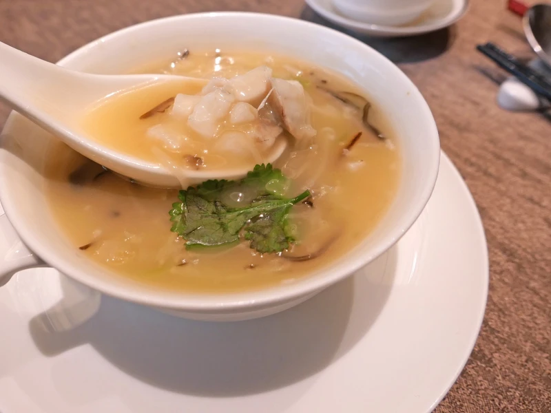 講究火候的「花膠黃魚羹」。 講究火候的「花膠黃魚羹」。