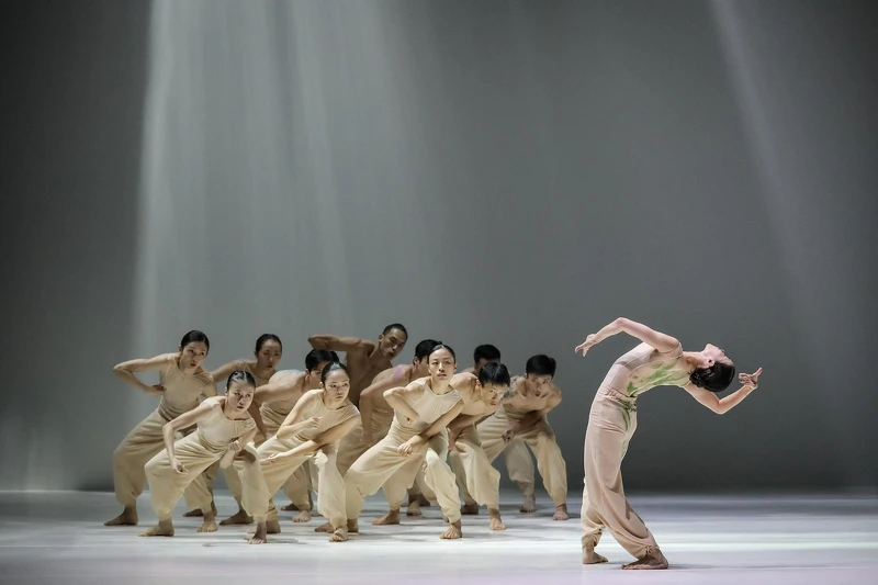 2025《定光》巡演劇照|雲門提供|攝影李佳曄 2025《定光》巡演劇照|雲門提供|攝影李佳曄