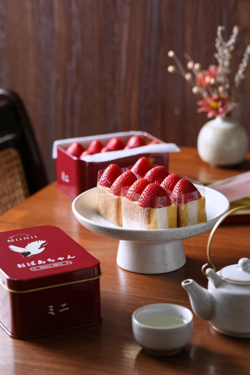 ミニ・耘菓獨家販售「草莓鐵盒蛋糕」。