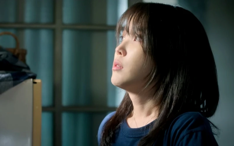 《苦盡柑來遇見你》IU李知恩 同時也飾演愛純的女兒金明 ©Netflix 《苦盡柑來遇見你》IU李知恩 同時也飾演愛純的女兒金明 ©Netflix