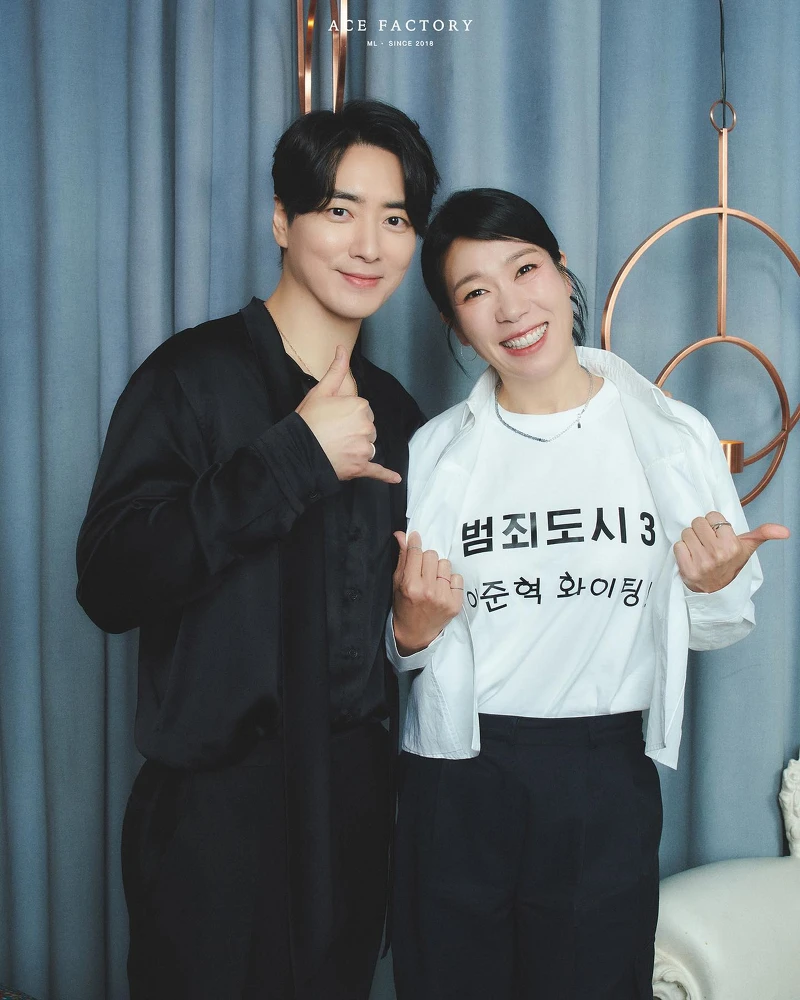 李浚赫IG上Po與同事廉惠蘭合照，當年的”老臉演員”現在可是”凍齡演員”啊！