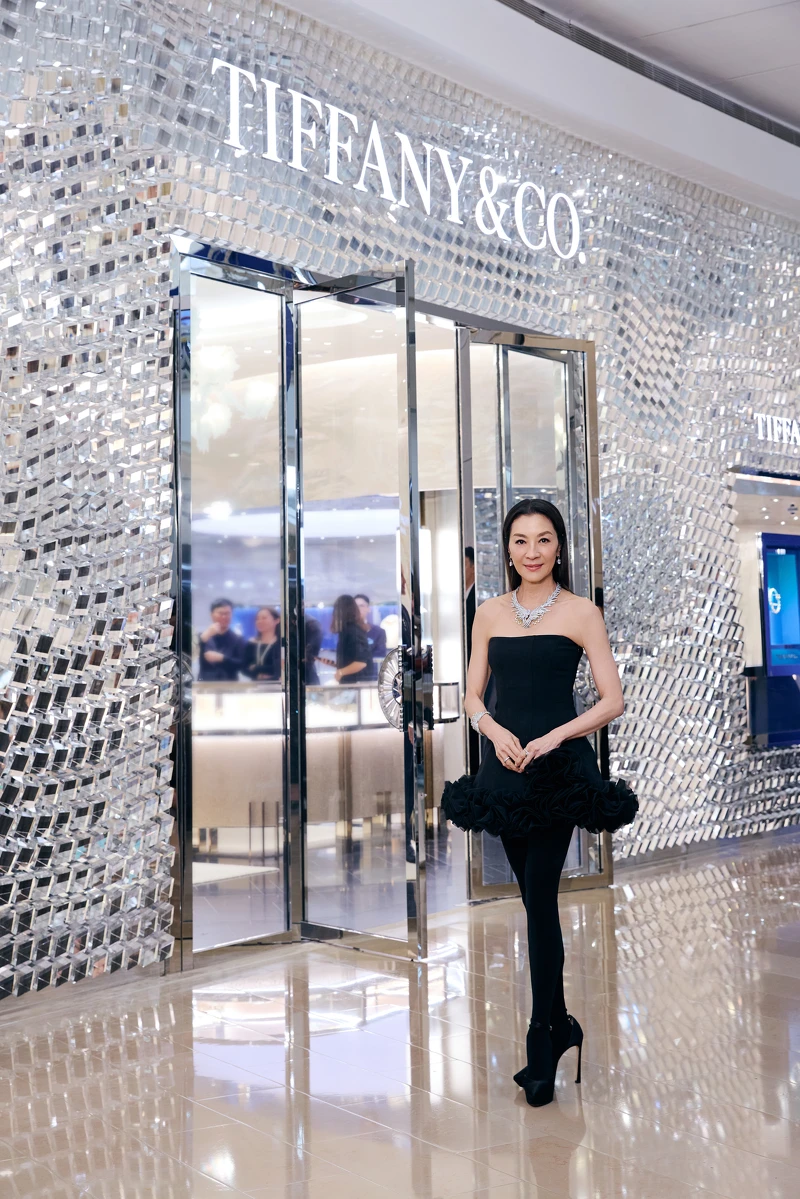 奧斯卡影后暨品牌好友楊紫瓊配戴Blue Book：Tiffany Céleste—The Shooting Star系列預覽Tiffany & Co. 蒂芙尼台北101旗艦店