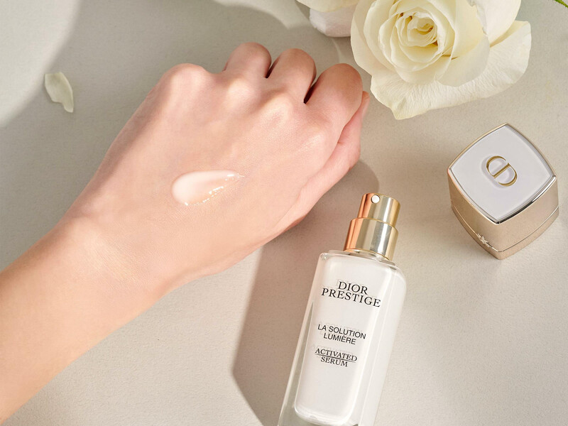 迪奧精萃再生光燦淨白精華