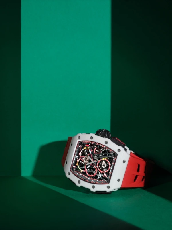 Richard Mille|聯同芬蘭冠軍車手「F1冰人」基米拉高倫 “Kimi Raikkonen” 型號RM50-04|限量版白色石英纖維陀飛輪追針計時腕錶,約2019年製|估價:8,800,000 - 16,000,000 港元