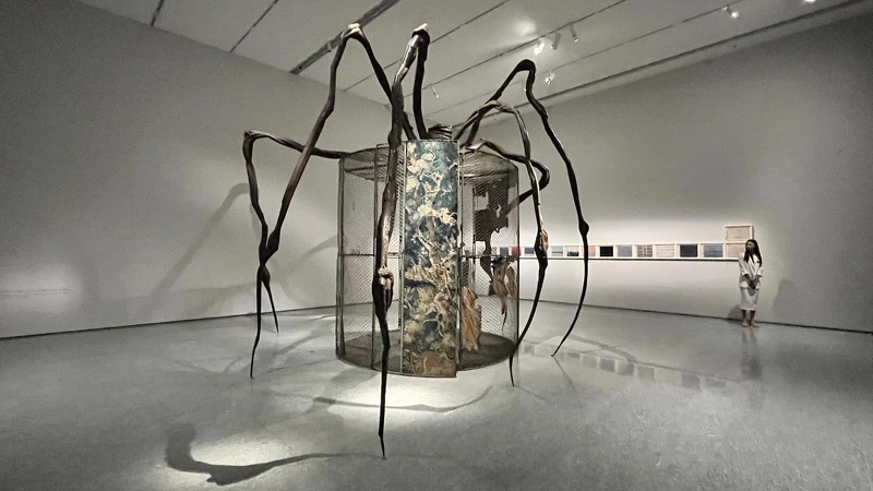 〈Cell(蜘蛛)〉|Melody TU 採訪拍攝|Louise Bourgeois 藝術品版權 © The Easton Foundation/Licensed by VAGA at ARS, New York. 〈Cell(蜘蛛)〉|Melody TU 採訪拍攝|Louise Bourgeois 藝術品版權 © The Easton Foundation/Licensed by VAGA at ARS, New York.
