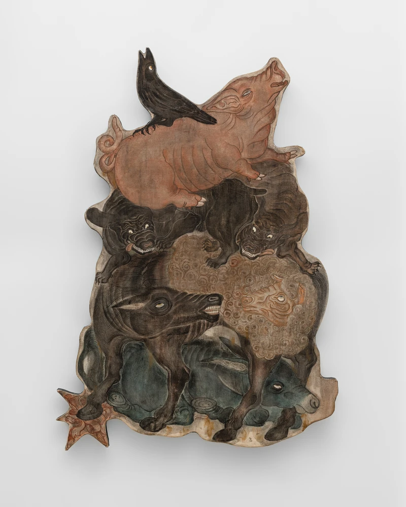 洪永欣 動物農莊, 2024 板上胚布、天然土 99 x 70 cm 洪永欣 動物農莊, 2024 板上胚布、天然土 99 x 70 cm
