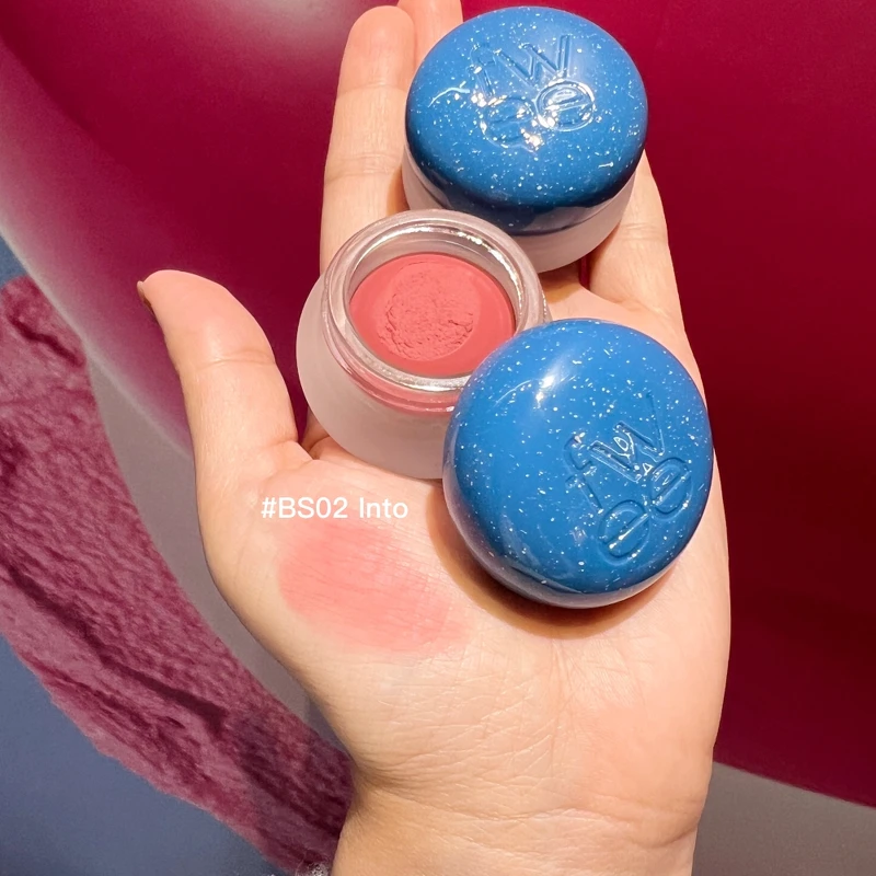 fwee唇頰兩用布丁膏#BS02 Into手部試色。NT660 fwee唇頰兩用布丁膏#BS02 Into手部試色。NT660