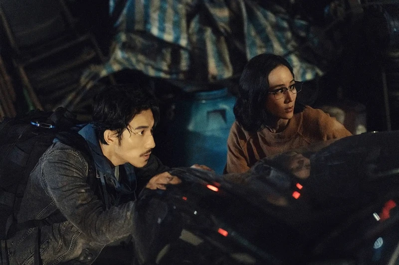 連炳發與張鈞甯在一場氣爆事故後，命運被糾纏在了一起。