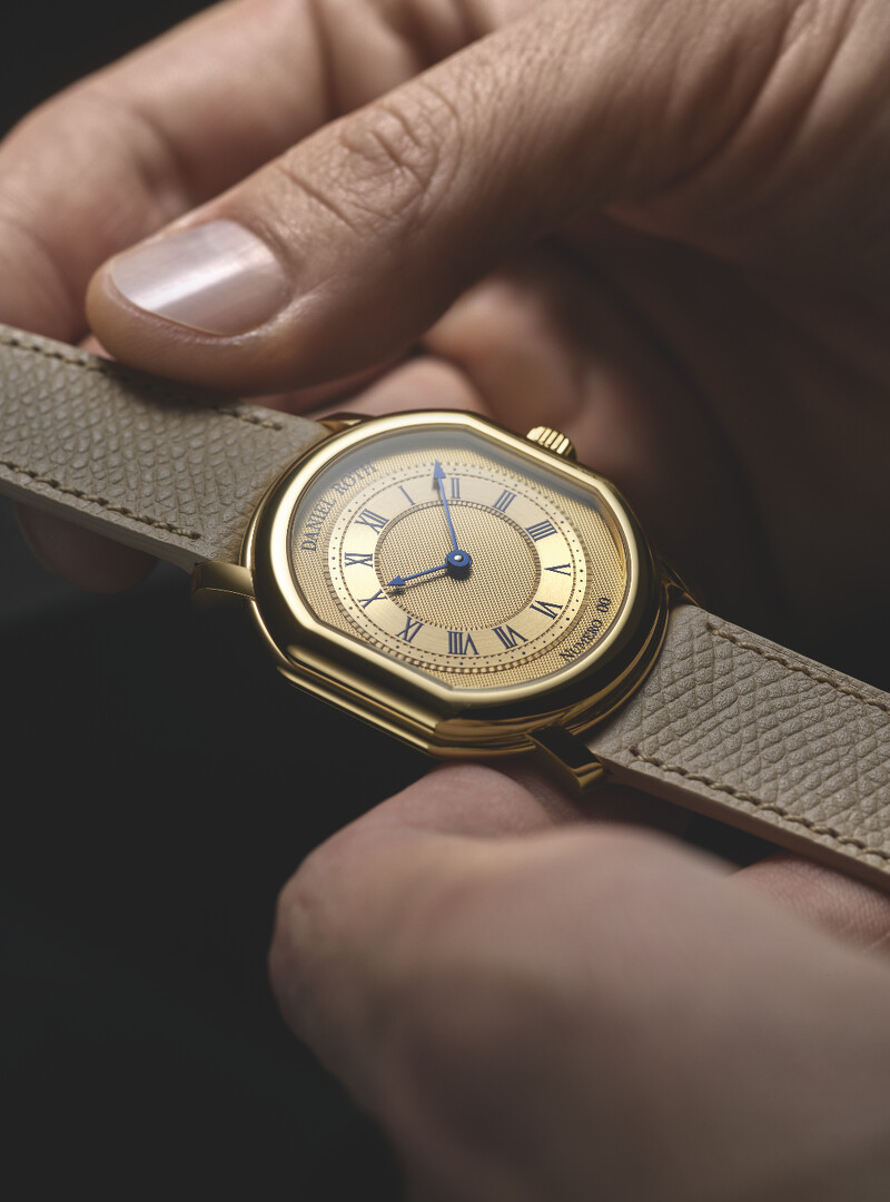 Daniel Roth年產量維持數百只,遵從創辦者「La Montre Objet d’Art」(藝術時計)精神,為收藏性珍品。新品Extra Plat Souscription限量20只。 Daniel Roth年產量維持數百只,遵從創辦者「La Montre Objet d’Art」(藝術時計)精神,為收藏性珍品。新品Extra Plat Souscription限量20只。