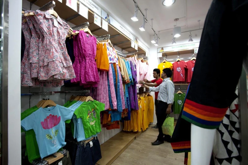 孟加拉的婦女們現在開始懂得彼此支持互助，走出自己的路。