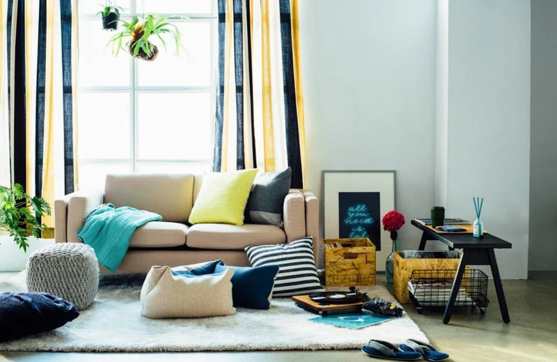 商品橫跨時尚與生活風格。