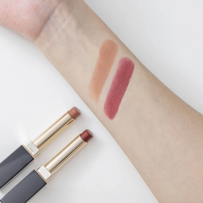 (左起)SUQQU晶采絲絨唇膏#01薔薇和、#09憧彩 2.1g 組合價格各NT$2,050 (左起)SUQQU晶采絲絨唇膏#01薔薇和、#09憧彩 2.1g 組合價格各NT$2,050