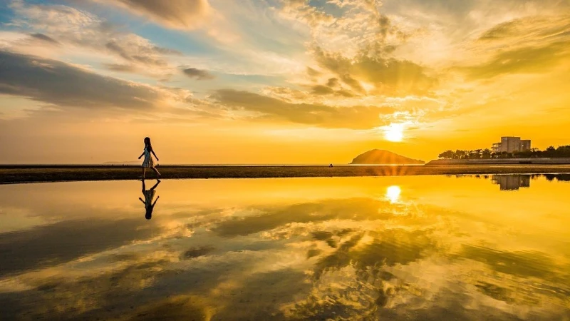 父母之濱夕陽倒影美景,Photo/shikoku-tourism.com 父母之濱夕陽倒影美景,Photo/shikoku-tourism.com
