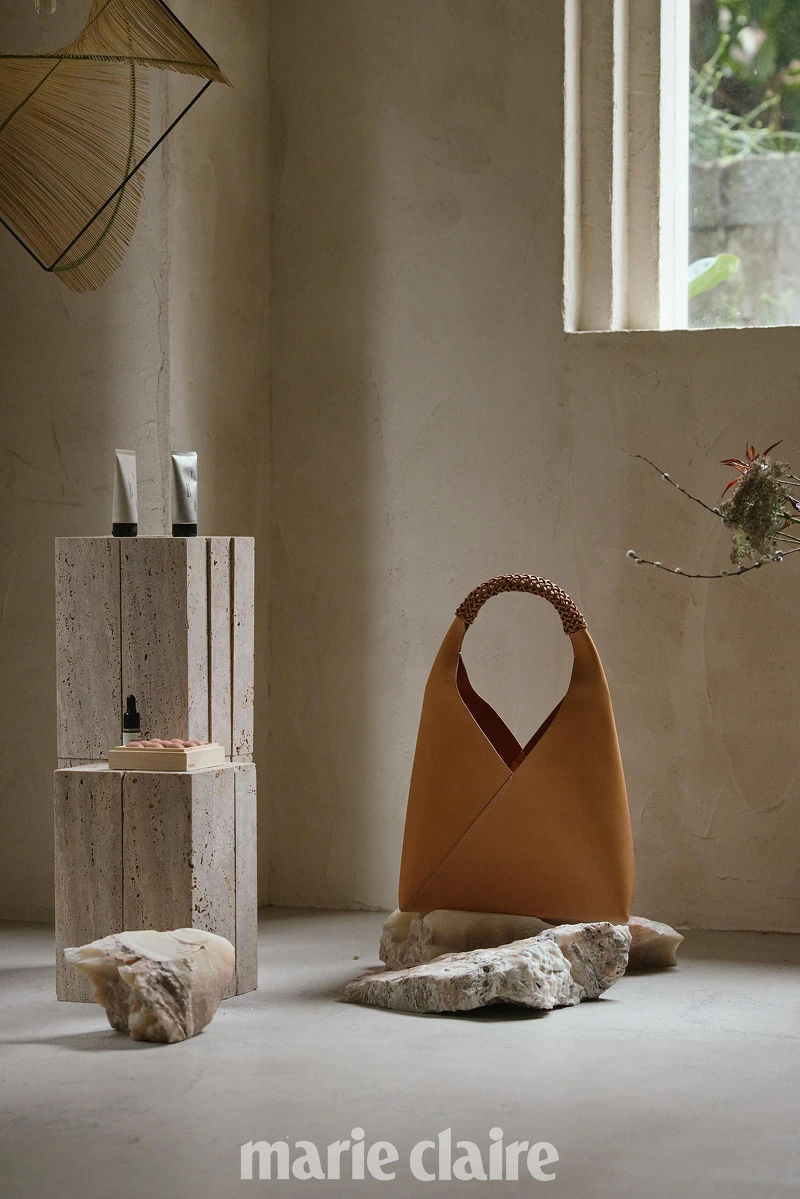 最受歡迎的皮革三角包。 最受歡迎的皮革三角包。