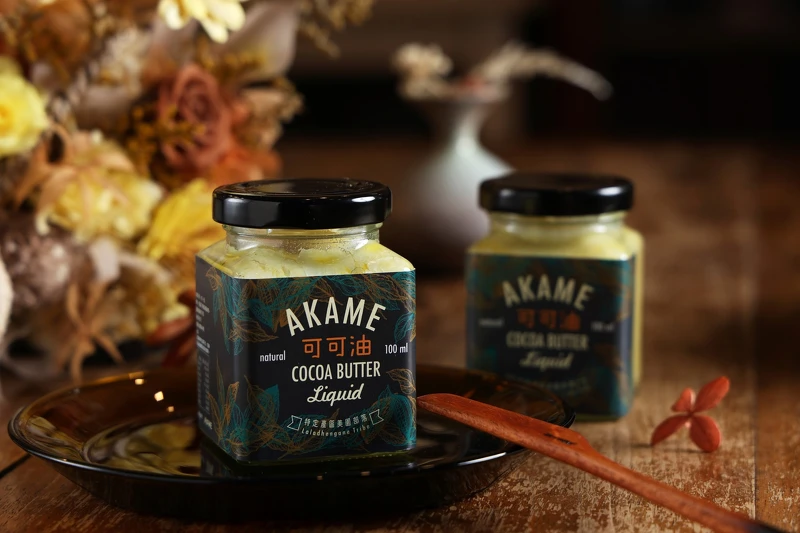 可可油除了煙霧繚繞的氣息,還帶來堅果香甜深邃而豐富的滋味。 可可油除了煙霧繚繞的氣息,還帶來堅果香甜深邃而豐富的滋味。