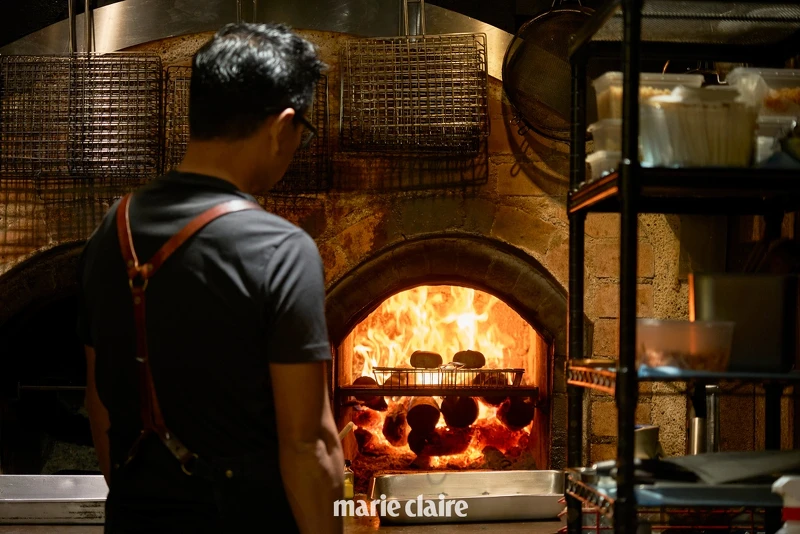 晃晃成功培育出餐廳的夢幻牛種「Akame 牛」,供應餐廳料理創作。 晃晃成功培育出餐廳的夢幻牛種「Akame 牛」,供應餐廳料理創作。