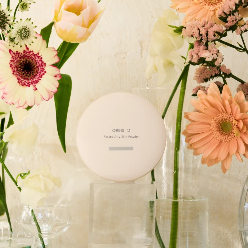 ORBIS芯生悠亮妍輕粉餅SPF10/PA+情境圖。 ORBIS芯生悠亮妍輕粉餅SPF10/PA+情境圖。