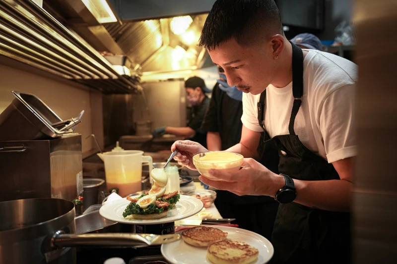 名廚 Brendan Pang 善於用料理說故事。 名廚 Brendan Pang 善於用料理說故事。