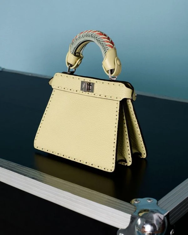 Peekaboo ISeeU,價格店洽。 Peekaboo ISeeU,價格店洽。