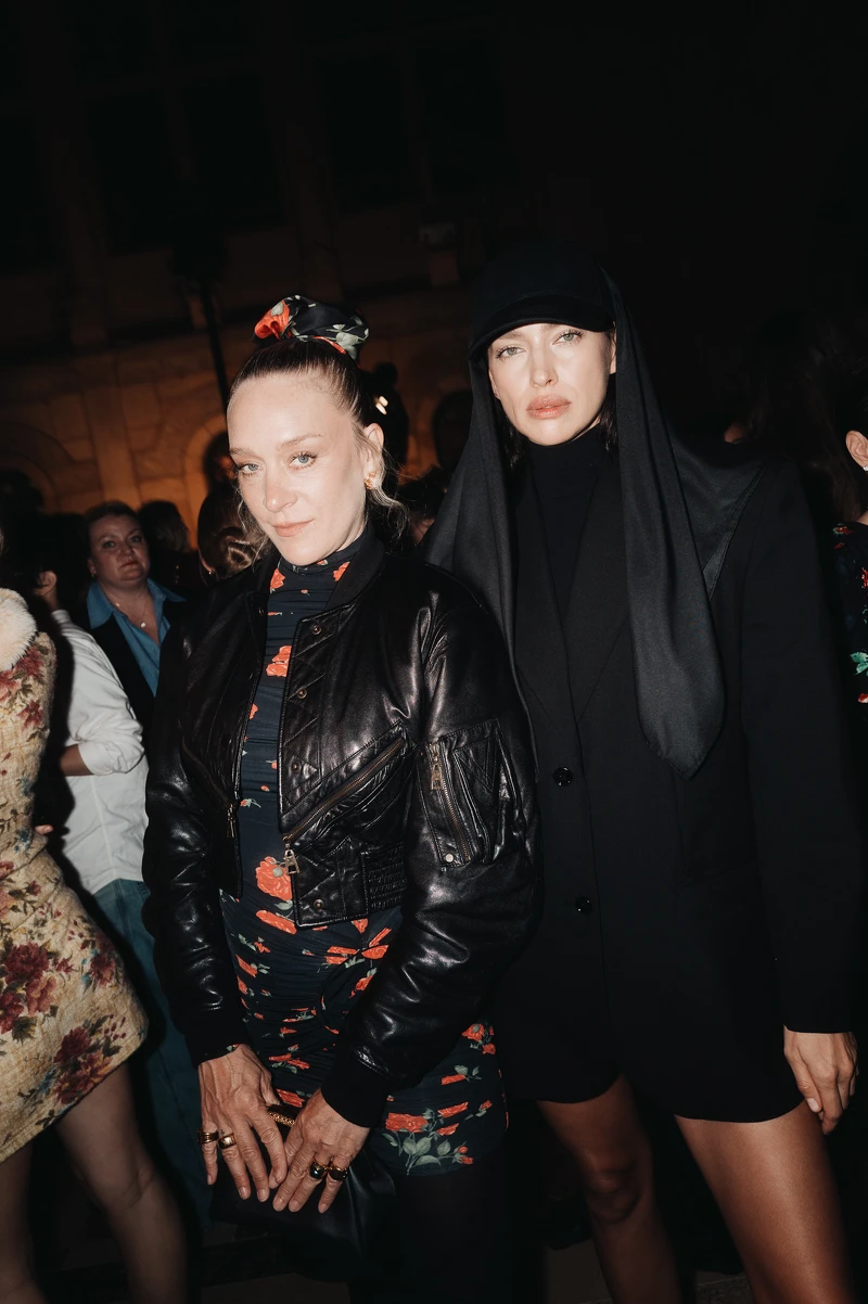 初代KOLChloe Sevigny與超模Irina Shayk齊聚紐約派對。 初代KOLChloe Sevigny與超模Irina Shayk齊聚紐約派對。