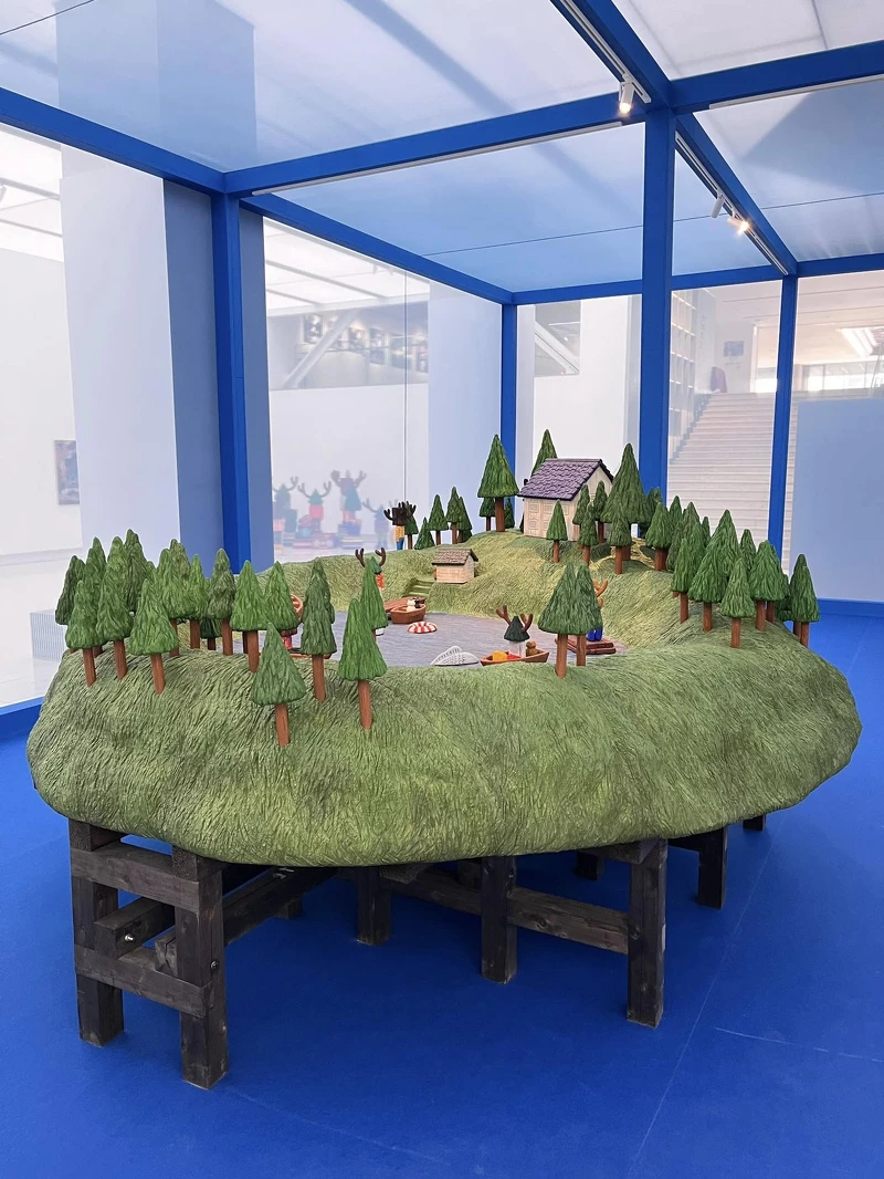 參考日本傳統寺廟構造的桐木底座,Melody TU 採訪拍攝。 參考日本傳統寺廟構造的桐木底座,Melody TU 採訪拍攝。