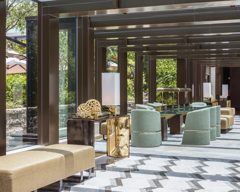 「香港維港凱悅尚萃酒店」充滿藝術氣息的迎賓大廳。 「香港維港凱悅尚萃酒店」充滿藝術氣息的迎賓大廳。