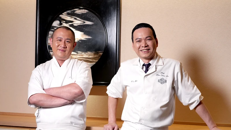 すし桃由詹明霖師傅及林俊明主廚聯手掌杓 すし桃由詹明霖師傅及林俊明主廚聯手掌杓