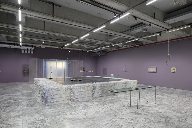 「 Lili Deli 麗麗食品」展場一景。圖像由藝術家與北美館提供。攝影：朱淇宏