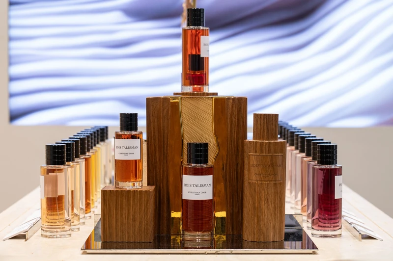 Dior迪奧香氛世家-忘憂聖木香氛50ml,NT6,700、100ml,NT10,900、200ml,NT16,100 Dior迪奧香氛世家-忘憂聖木香氛50ml,NT6,700、100ml,NT10,900、200ml,NT16,100