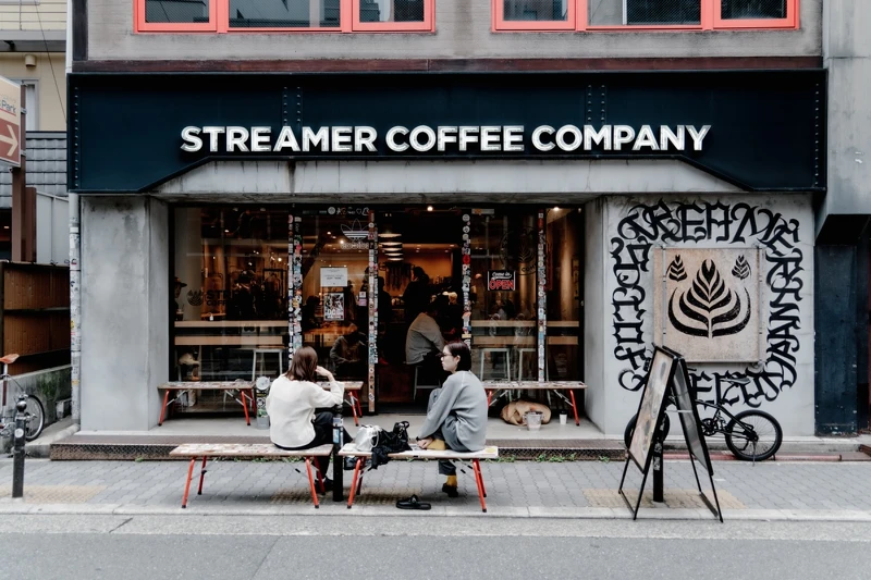 Chez 以旅人視角出發，親身走訪、嚴選出超過100個風格地點。