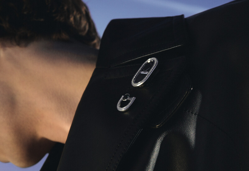 愛馬仕以標誌性的 Chaîne d’ancre 錨鏈元素為靈感,創造出全新腕錶與胸針時計Maillon libre