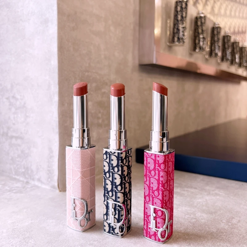 迪奧癮誘唇膏2025年新色與外殼實品。 迪奧癮誘唇膏2025年新色與外殼實品。