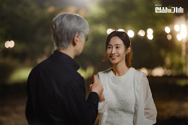 權俞利飾演癌症復發的宋會長千金,本想讓最愛的度假村當陪葬品,受M&A小組激勵轉念積極治療,終於放手渡假村解救父親財務危機 權俞利飾演癌症復發的宋會長千金,本想讓最愛的度假村當陪葬品,受M&A小組激勵轉念積極治療,終於放手渡假村解救父親財務危機