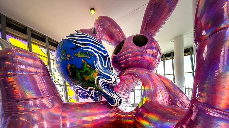 看海美術館「怪獸代班」戶外展覽作品:《貪食兔》 看海美術館「怪獸代班」戶外展覽作品:《貪食兔》