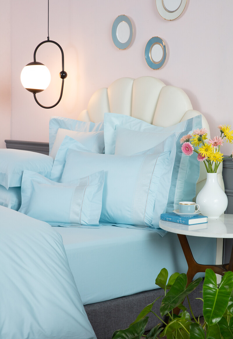 向日永恆刺繡 雙人四件式床組(星光藍、曙光藍),NT:21,800 向日永恆刺繡 雙人四件式床組(星光藍、曙光藍),NT:21,800