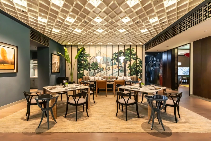 餐廳館藏多達95幅藝術作品。 餐廳館藏多達95幅藝術作品。