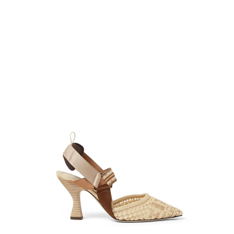 FENDI 拉菲草編織 Colibrì 建議售價NT$39,800 FENDI 拉菲草編織 Colibrì 建議售價NT$39,800