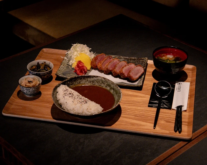 「咖喱 A5 和牛定食」，NT1,200元。