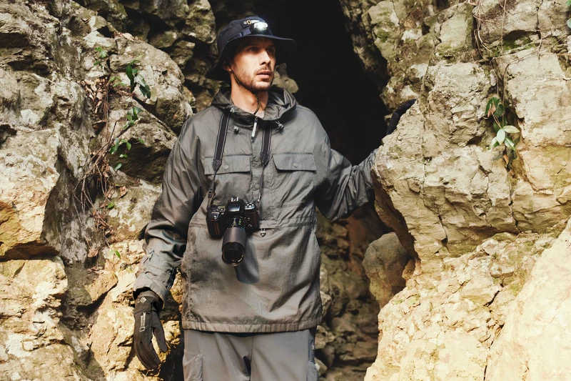 國家地理服飾男女同款 NRN OVER FIT ANO-RAK 半開拉鍊長袖連帽上衣,NT6,880。 國家地理服飾男女同款 NRN OVER FIT ANO-RAK 半開拉鍊長袖連帽上衣,NT6,880。