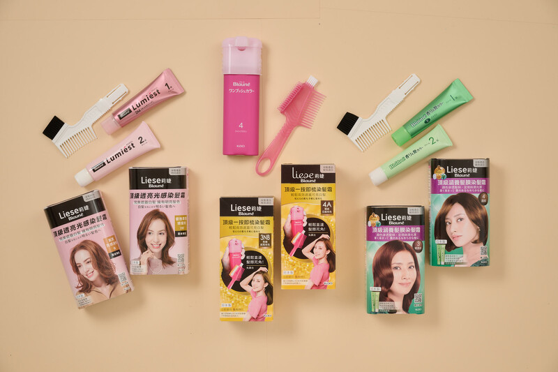 上圖從左至右為莉婕頂級透亮光感染髮霜系列、莉婕頂級一按即梳染髮霜系列、莉婕頂級涵養髮膜染髮霜系列 上圖從左至右為莉婕頂級透亮光感染髮霜系列、莉婕頂級一按即梳染髮霜系列、莉婕頂級涵養髮膜染髮霜系列