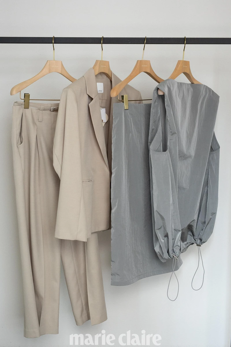 「Little $uzie」的服裝線條俐落,不追求時下的流行,致力打造長久陪伴人們的服裝為目標。 「Little $uzie」的服裝線條俐落,不追求時下的流行,致力打造長久陪伴人們的服裝為目標。