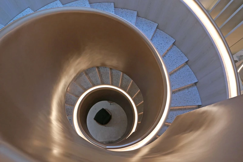 巨大螺旋樓梯。 巨大螺旋樓梯。