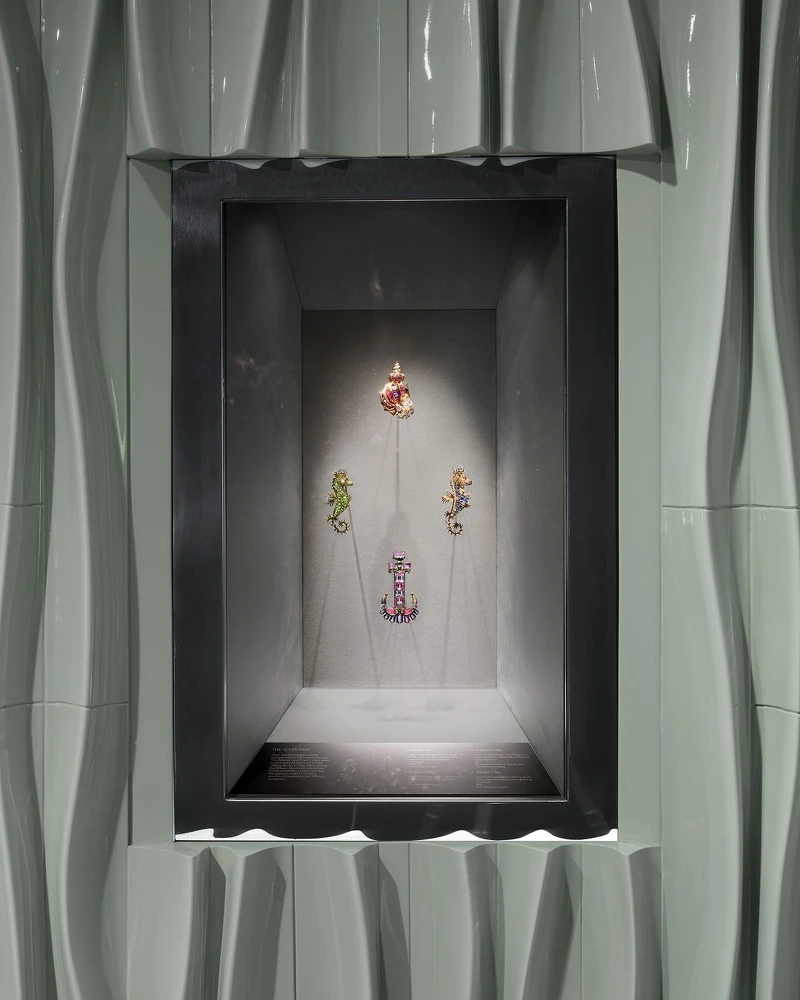 Tiffany & Co. 全新Blue Book 2025 《Sea of Wonder 瑰海奇珍》高級珠寶展位於紐約Landmark內展區